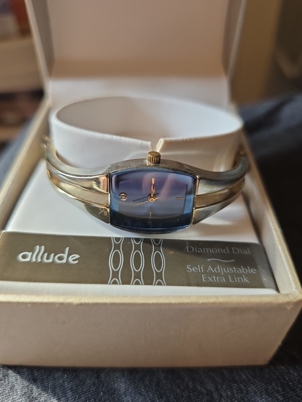 Allude Gold Tone Hinged Bangle Bracelet Size Large 8" Circumference